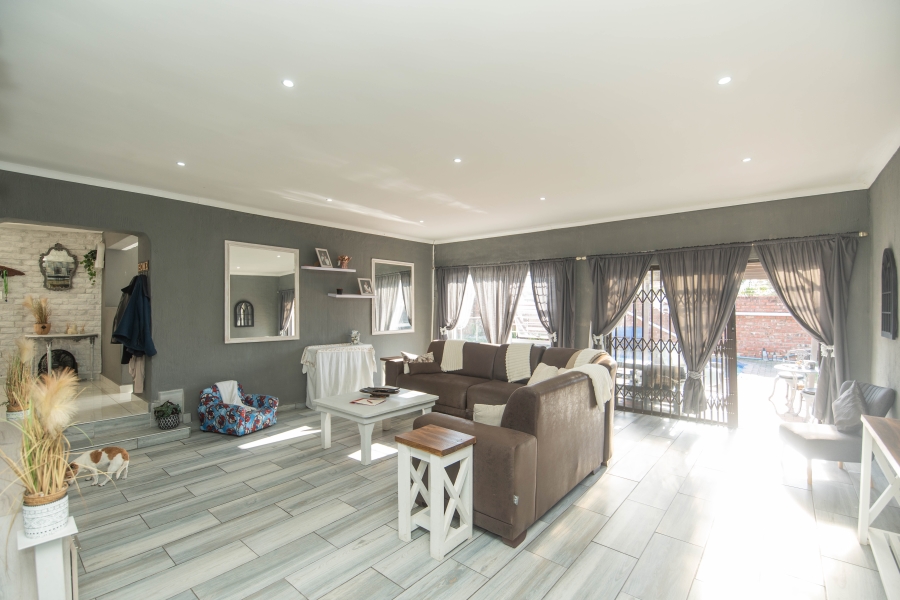 6 Bedroom Property for Sale in Sherwood Eastern Cape